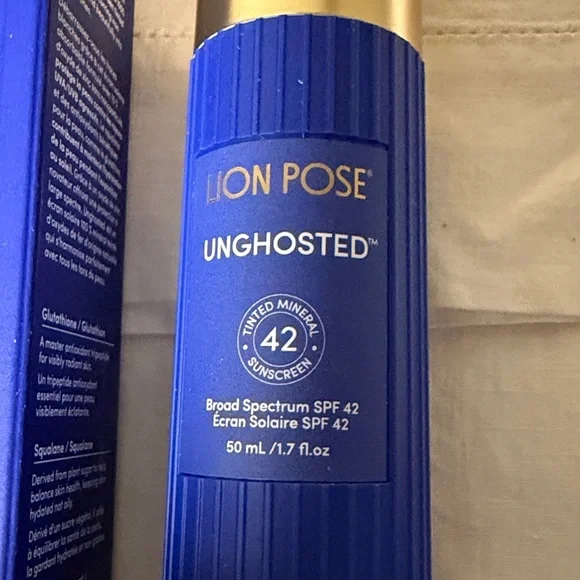 Lion Pose Unghosted Tinted Mineral SPF 42 New in Box - Picture 2 of 5
